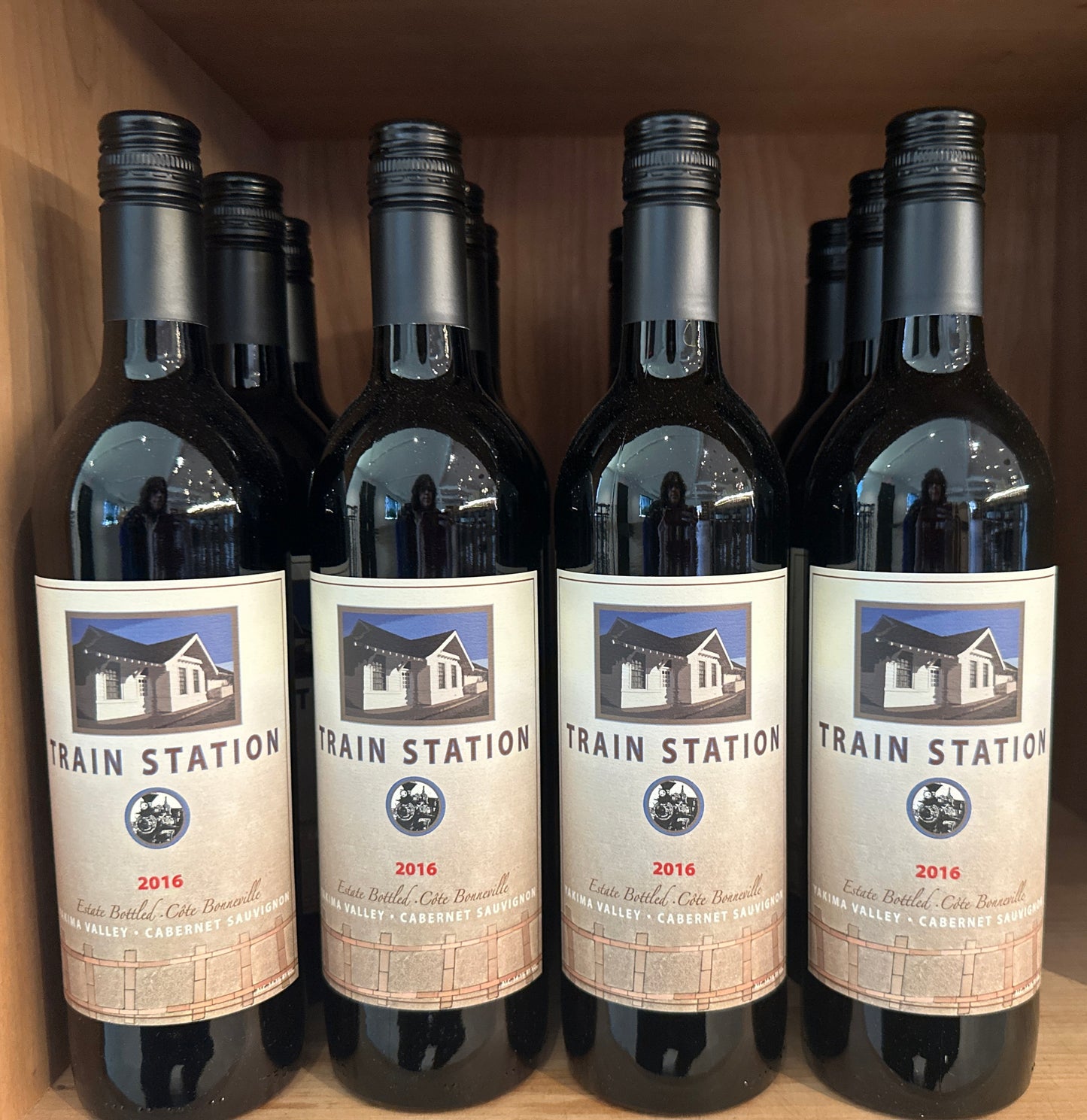 '16 Cote Bonneville Train Station Cab
